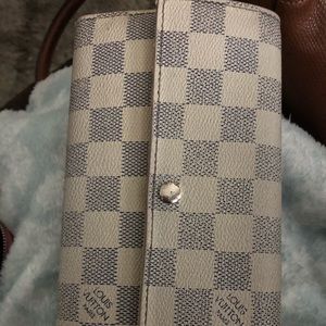 Louis Vuitton Sarah wallet damier